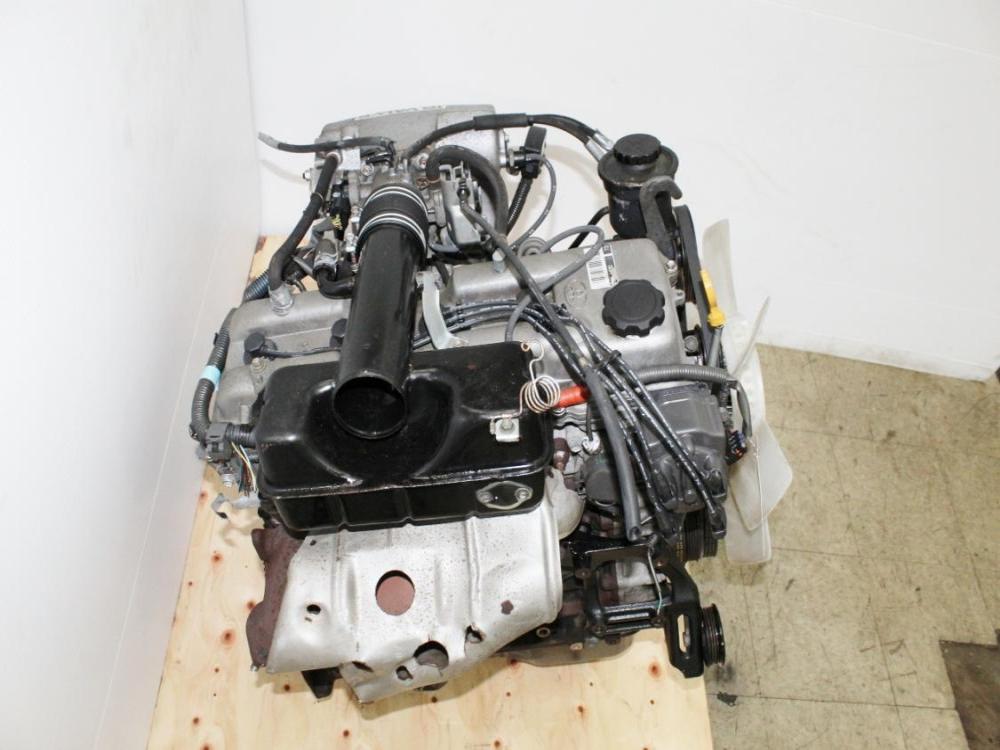 95-96 Toyota T100 3RZ-FE 2.7L Engine Rare 8-Port Intake | JDM Motor: Image 2